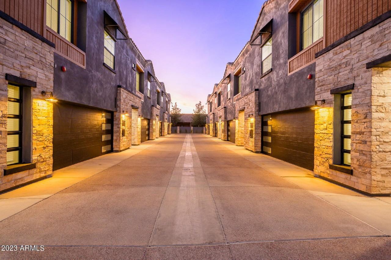 1621 W Medlock Dr - Photo 2 of 49