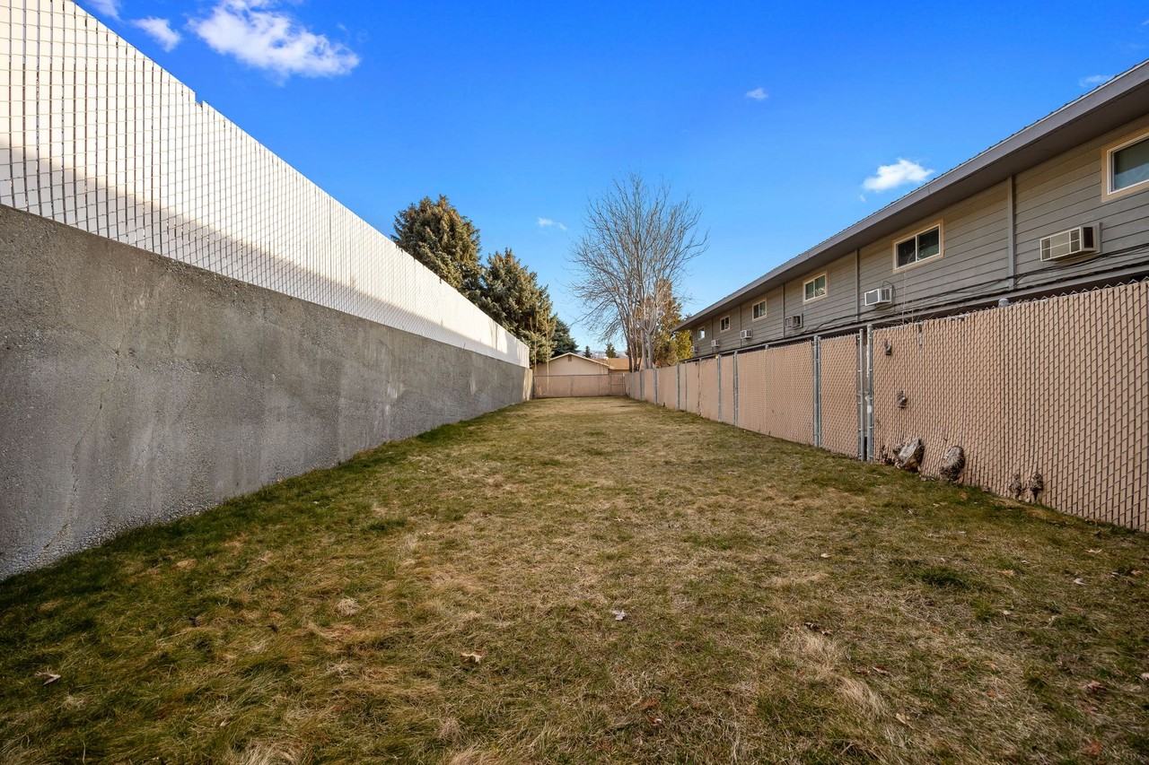 Devon Ave Apartments in East Wenatchee - Photo 4 of 4