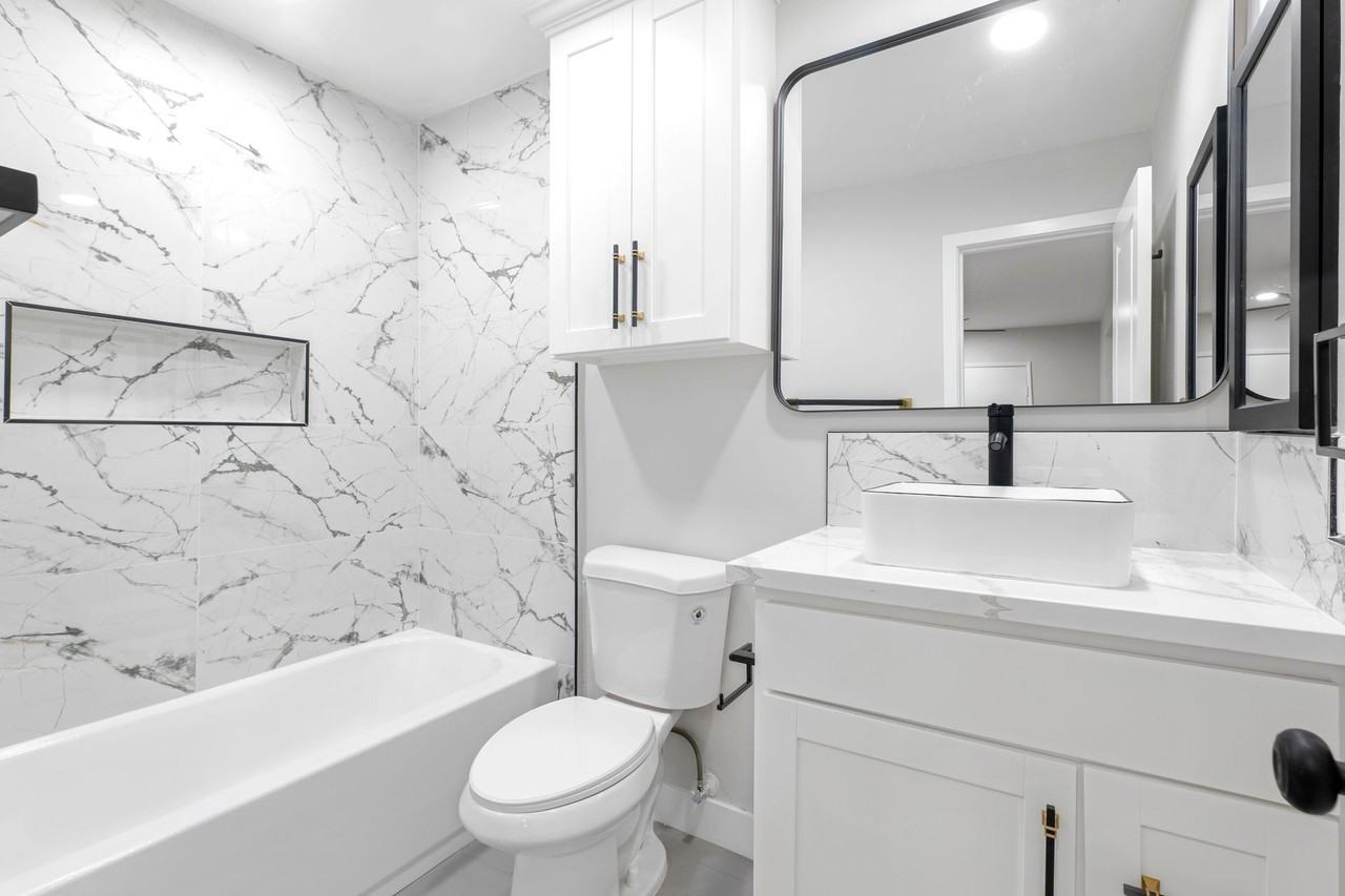 14420 Vista Real Apts - Photo 3 of 4