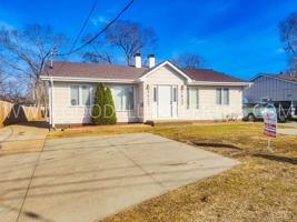 featured image of 3425 Merle Hay Rd