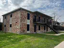 featured image of 905 Simpson Rd