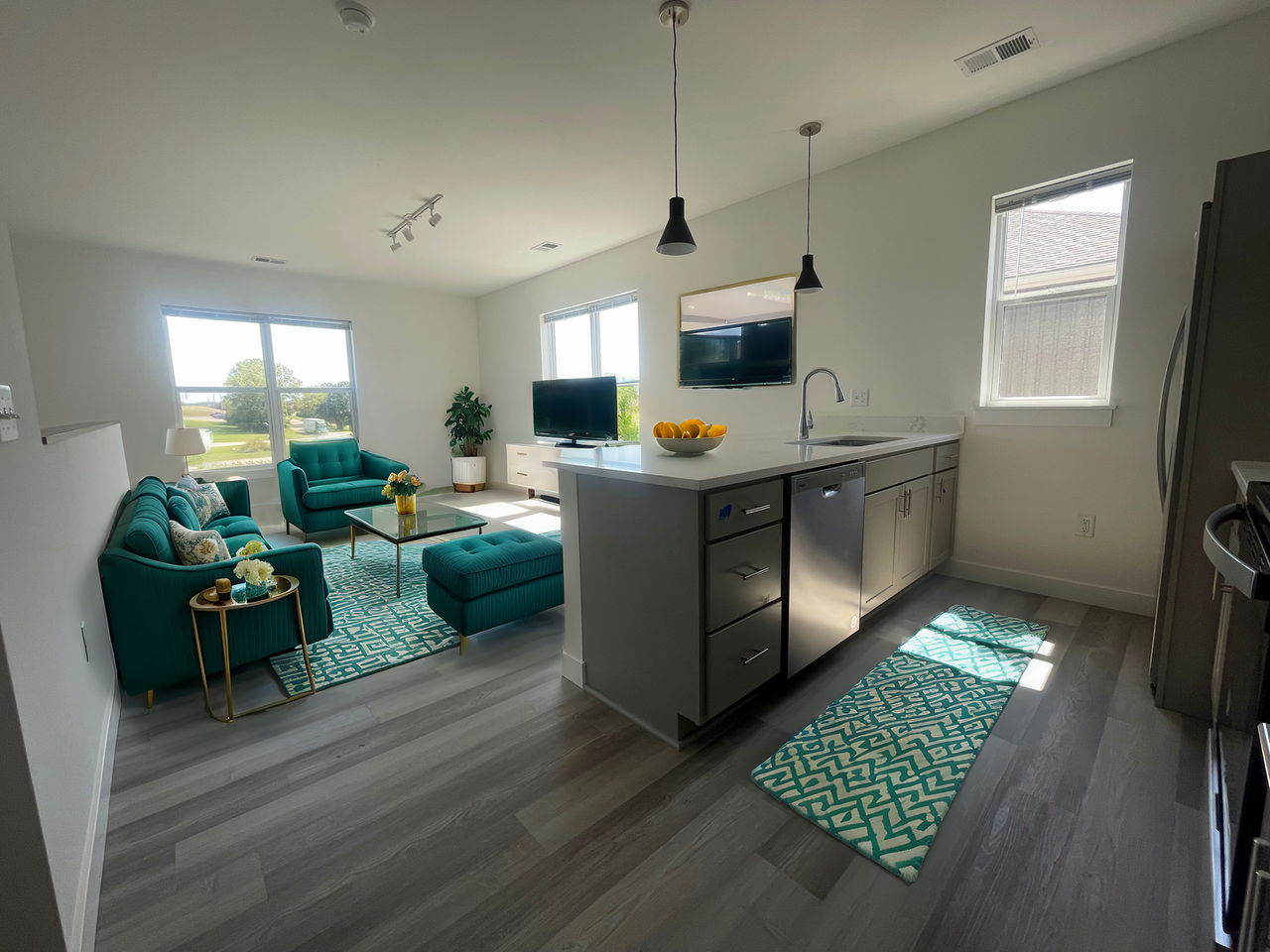 Point Gardens Apartments - Photo 4 of 38