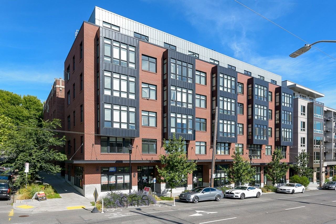 101 John Apartments - Photo 2 of 17