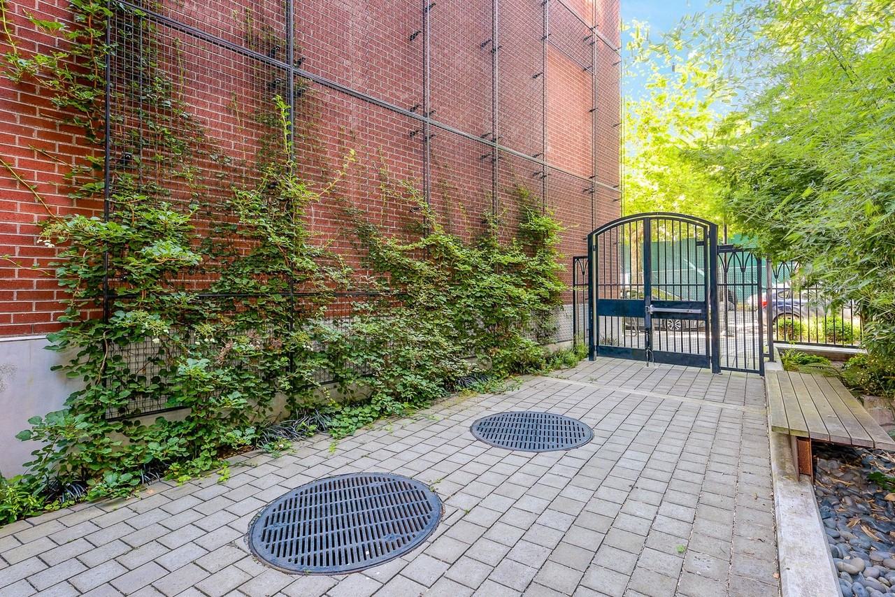 101 John Apartments - Photo 6 of 17