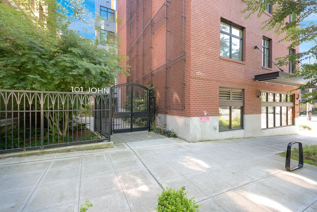 101 John Apartments - Photo 7 of 17