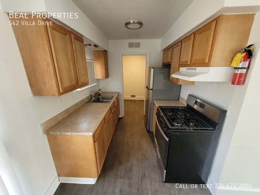 542 Villa Dr - Photo 2 of 9