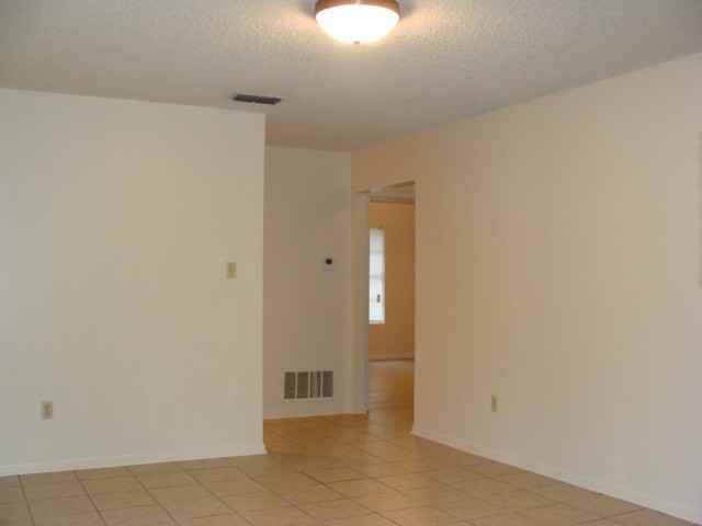 2317 Briarwood Dr #NA - Photo 3 of 8