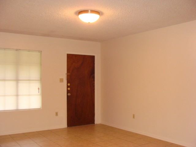 2317 Briarwood Dr #NA - Photo 4 of 8