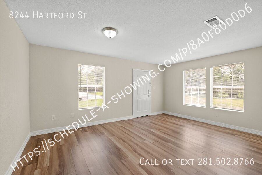 8244 Hartford St - Photo 3 of 11