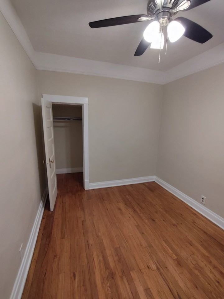 5424 S Seeley Ave #1 - Photo 3 of 8