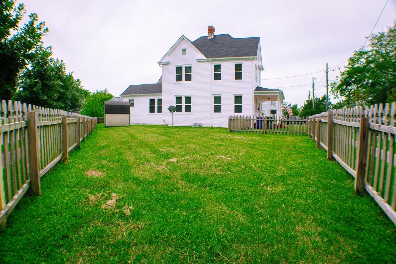 1251 W 27th St #NA - Photo 3 of 16