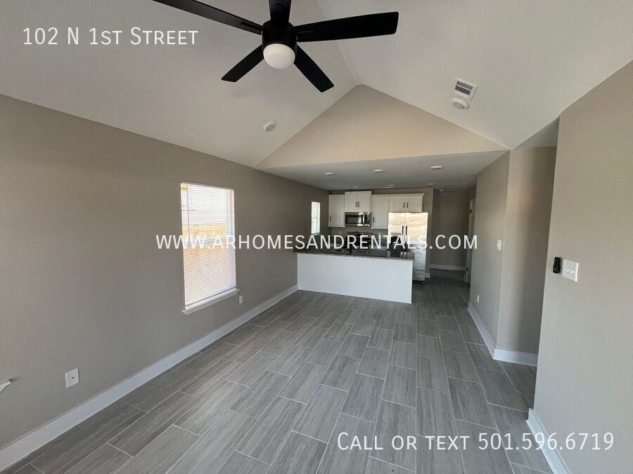 102 N 1st St - Photo 2 of 9