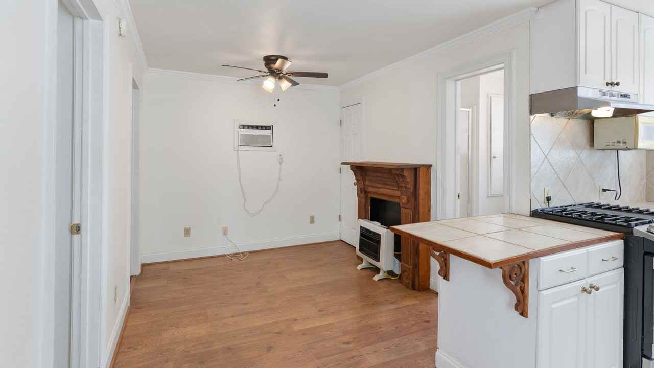 2102 Olive St - Photo 3 of 8