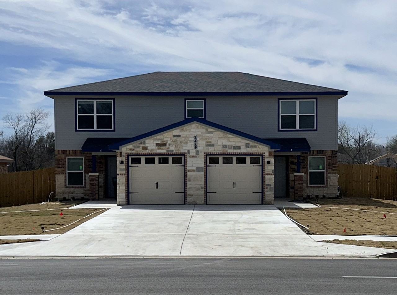 2414B Westcliff Rd - Photo 3 of 31