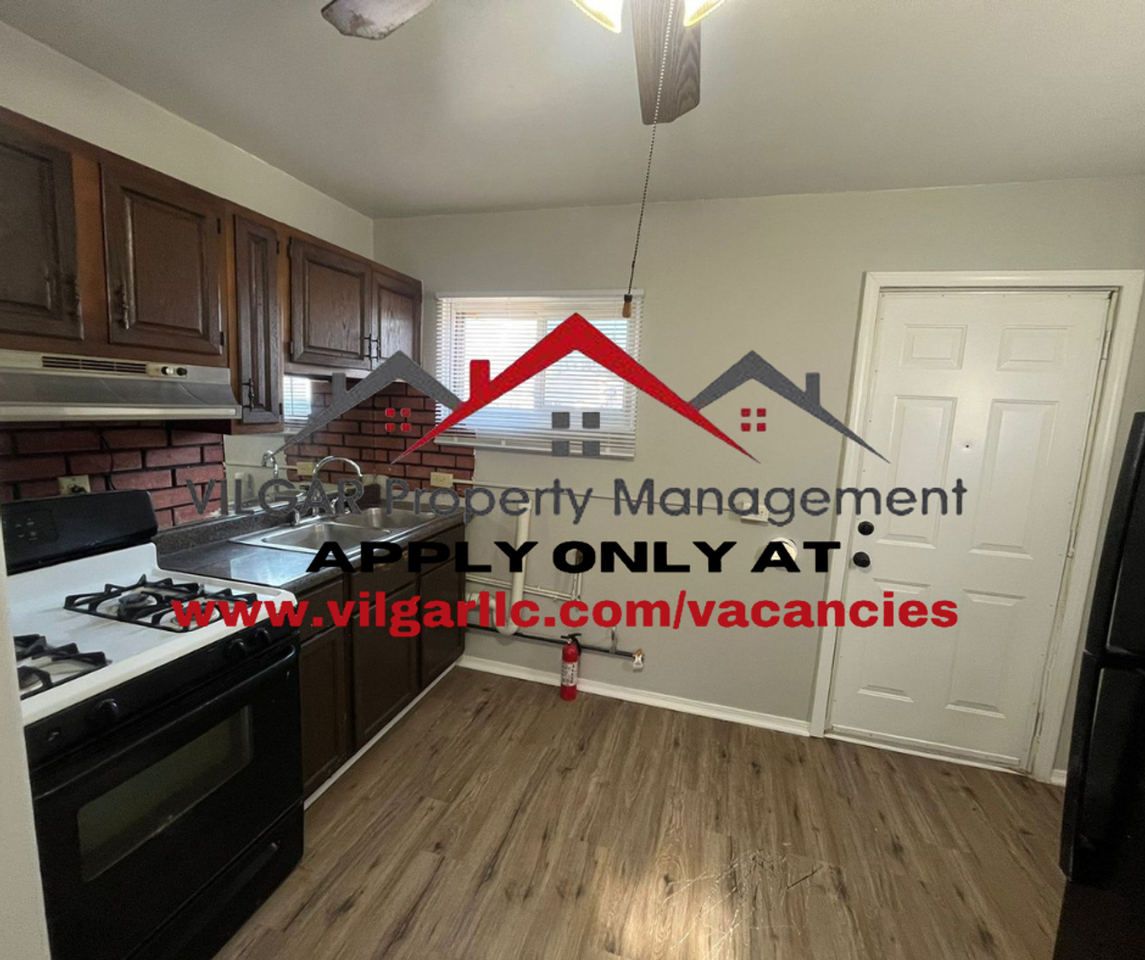 1949 Tennessee St - Photo 3 of 15