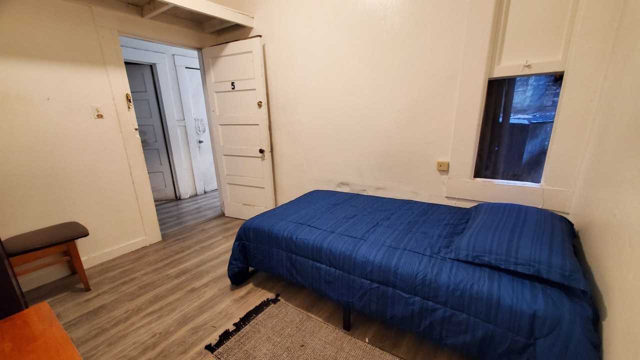 666 Jackson St - Photo 7 of 17