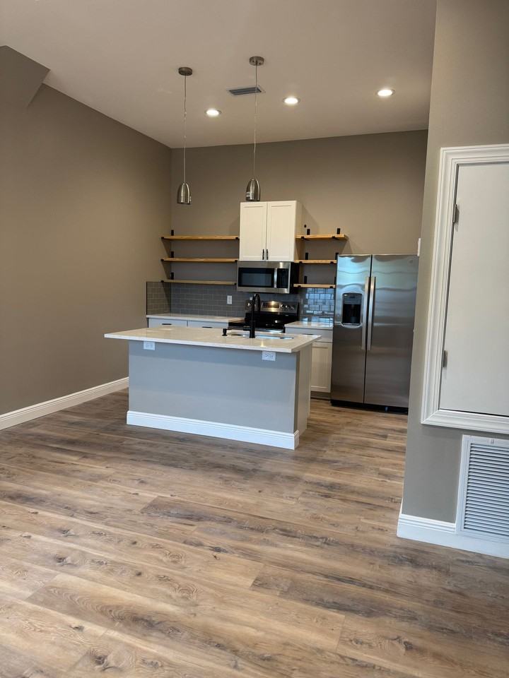 MAVEs Duplex 923 - Photo 7 of 21