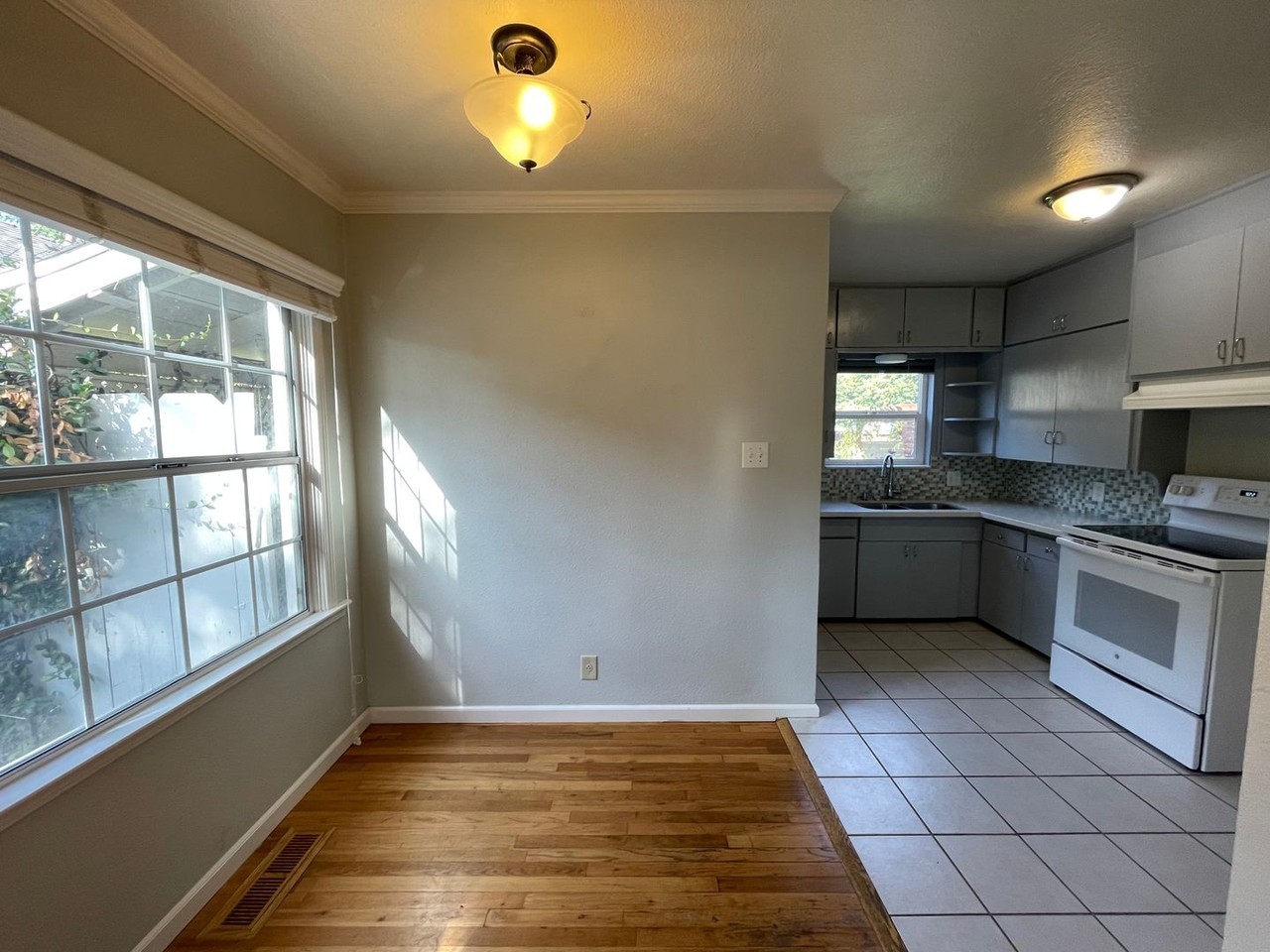 131 Olive Ave - Photo 6 of 29