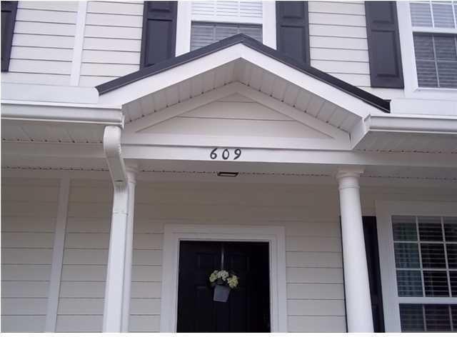 609 Hemingway Cir - Photo 2 of 7