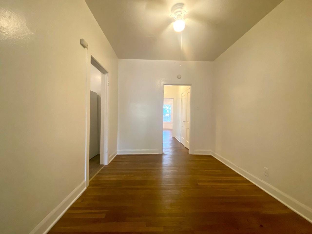 3207 1/2 Harris Park Ave - Photo 7 of 23