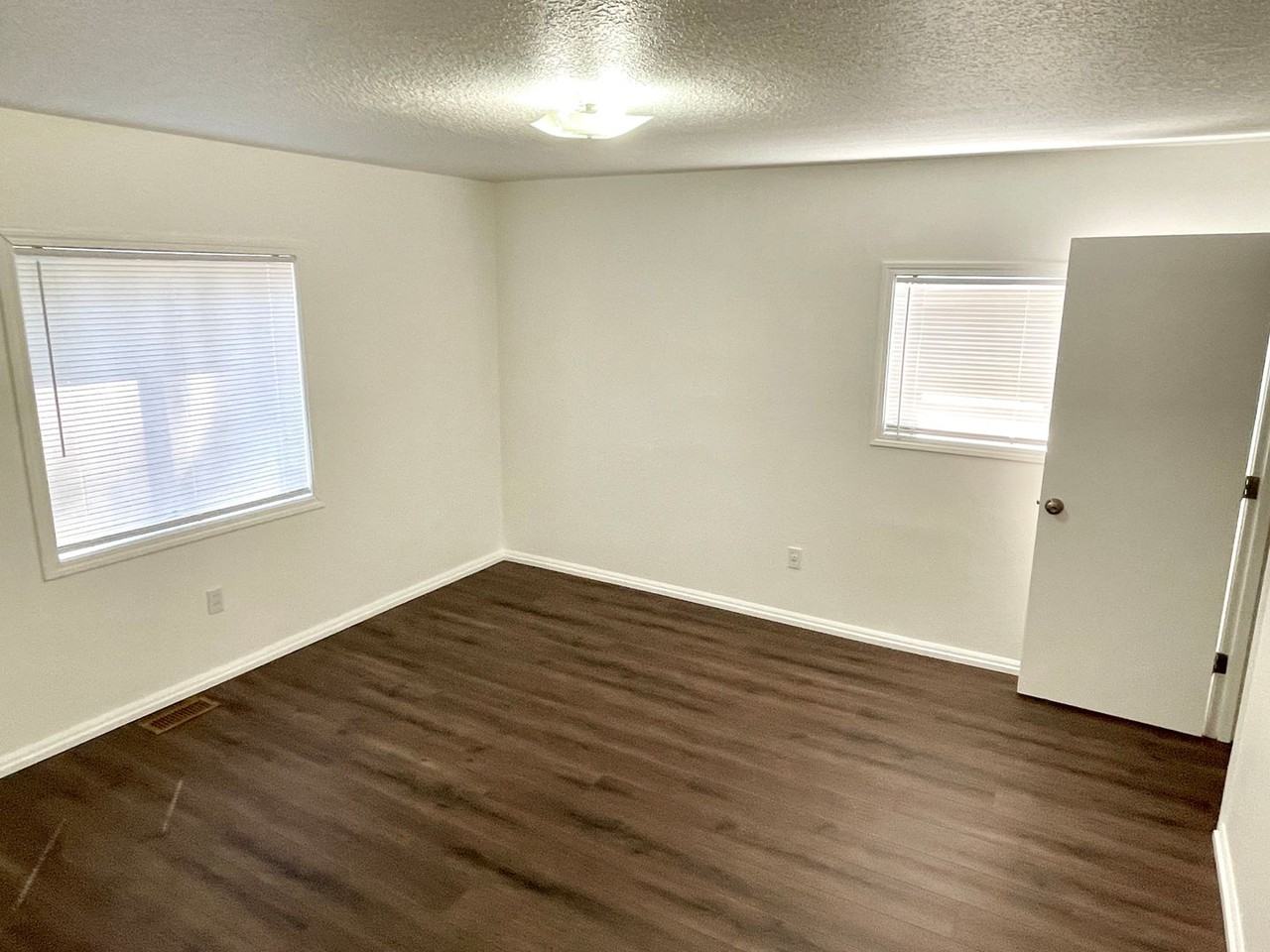 1745 Se 176th Ave - Photo 5 of 16