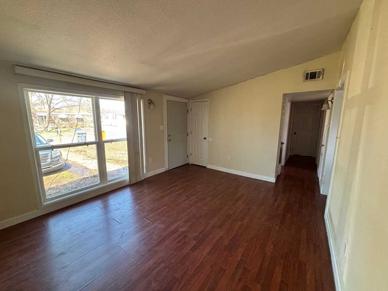 509 W K St - Photo 2 of 9