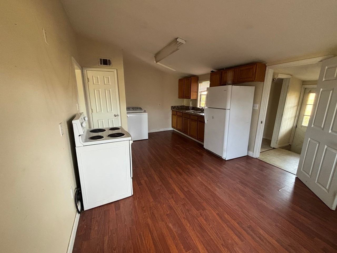 509 W K St - Photo 3 of 9