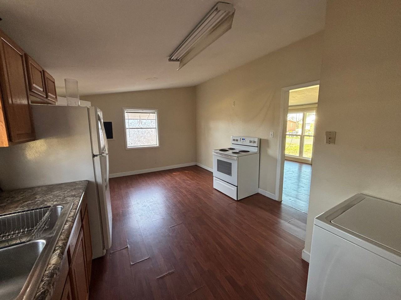 509 W K St - Photo 4 of 9