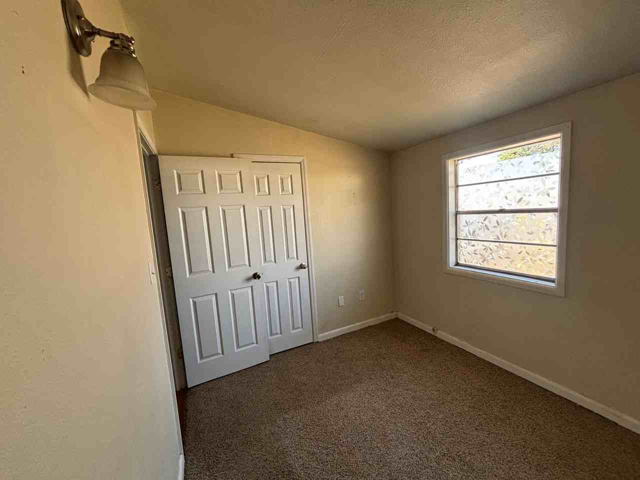 509 W K St - Photo 7 of 9