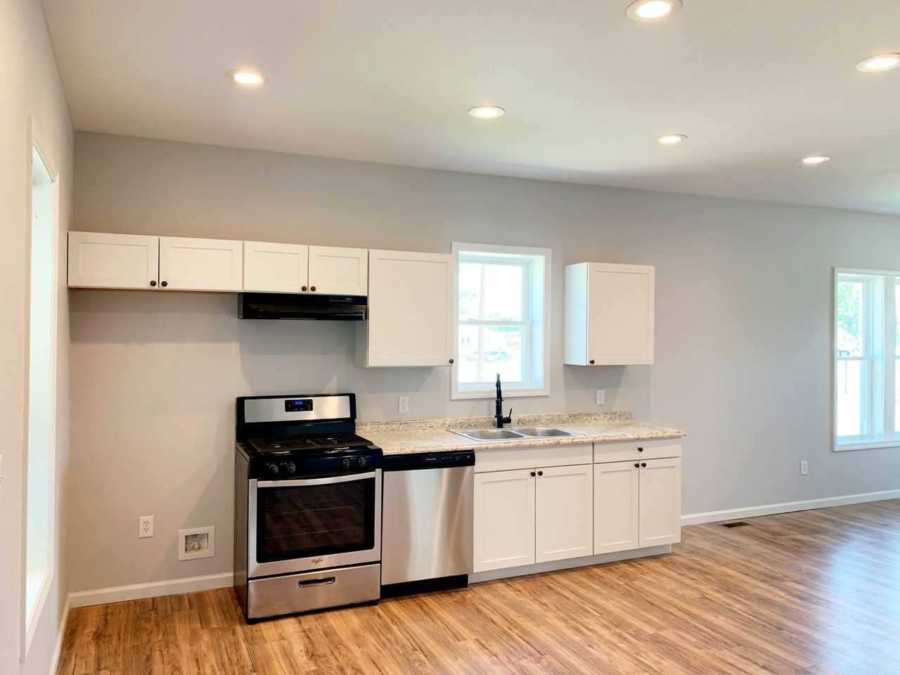 103 W Acton Ave - Photo 2 of 16