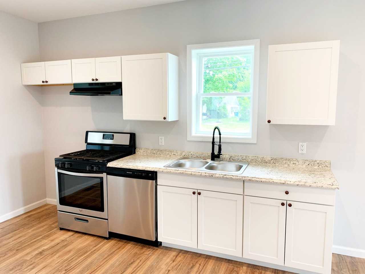 103 W Acton Ave - Photo 3 of 16
