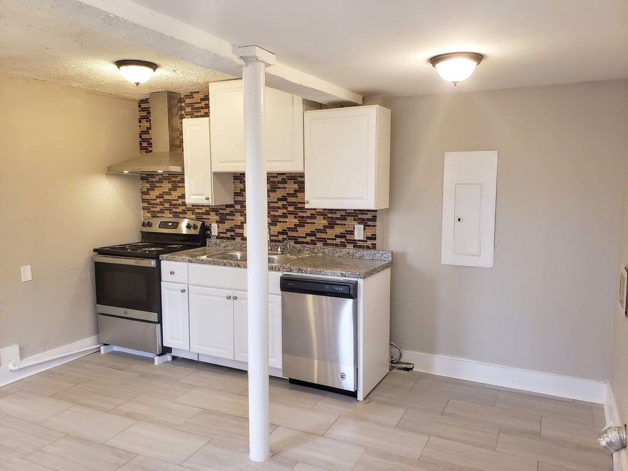 2246 Lang Dr Sw - Photo 3 of 18