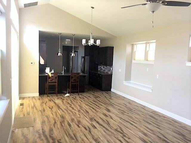 628 Ne Isabella Ln - Photo 2 of 19