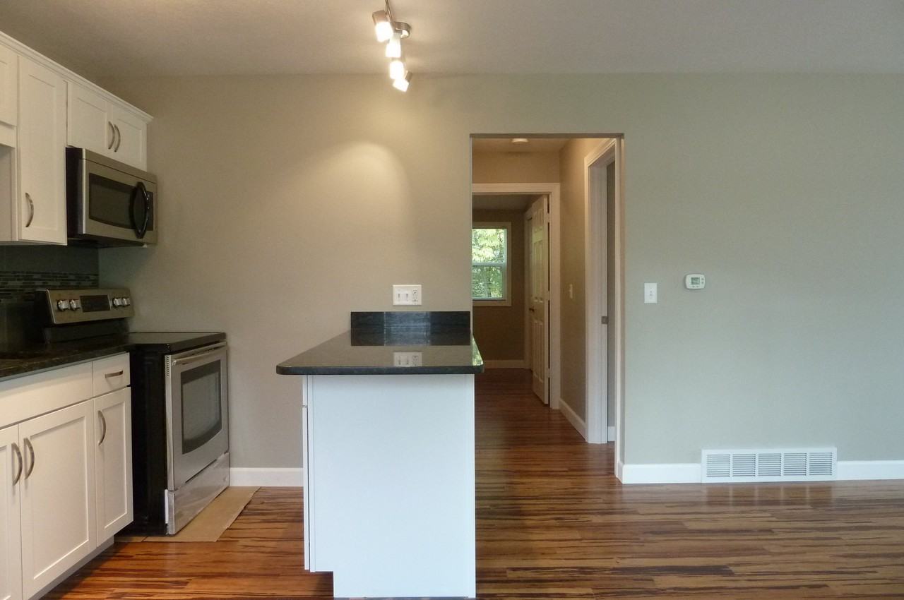 1226 E Bloomington St - Photo 6 of 14