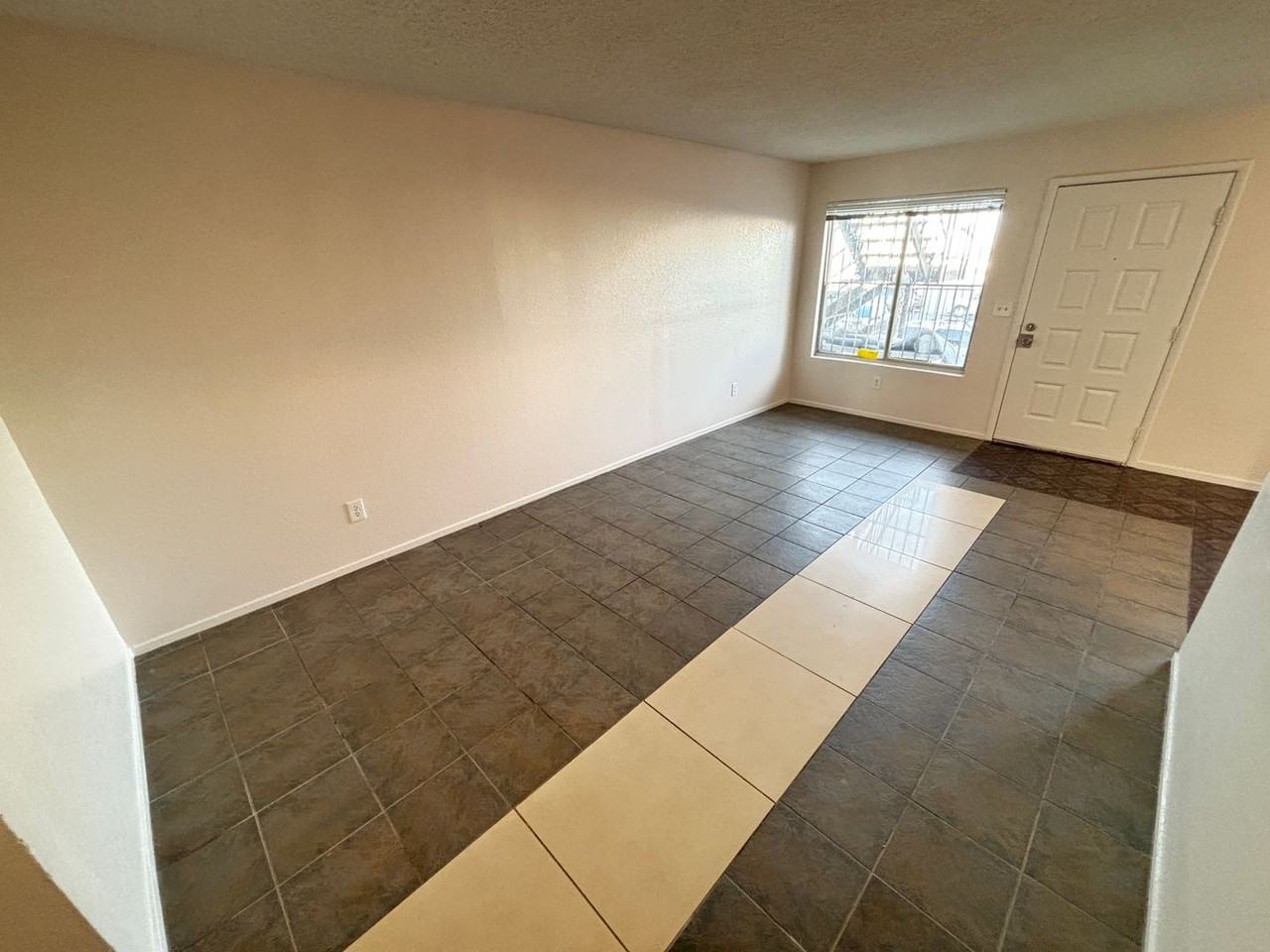 625 N 12th St #A - Photo 4 of 17