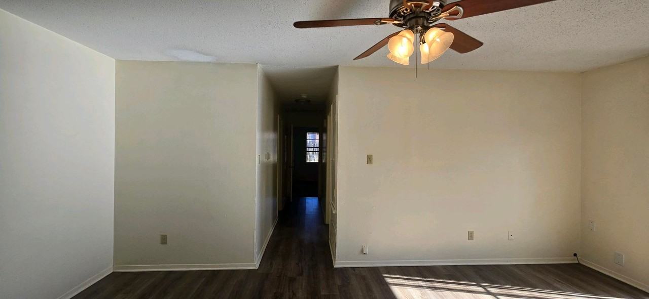 103 Queens Ct - Photo 4 of 19