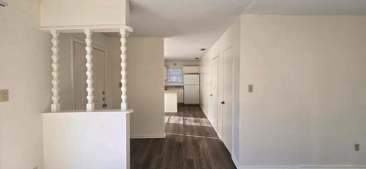 103 Queens Ct - Photo 5 of 19
