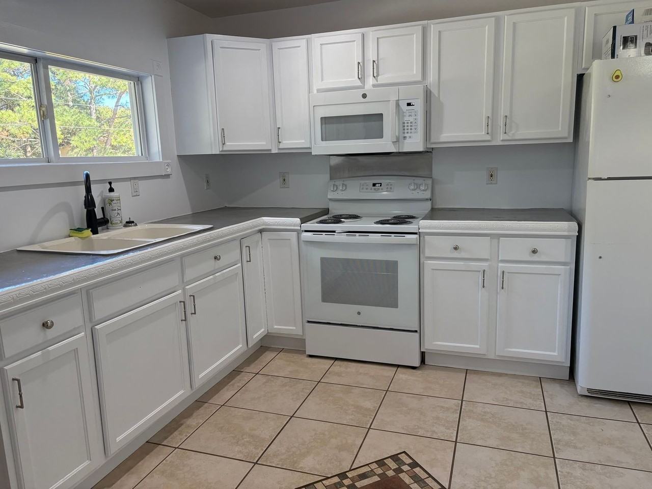 1004 6th Ave - Photo 2 of 28