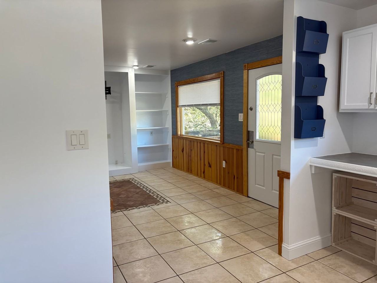 1004 6th Ave - Photo 4 of 28