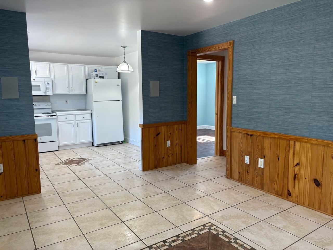 1004 6th Ave - Photo 5 of 28