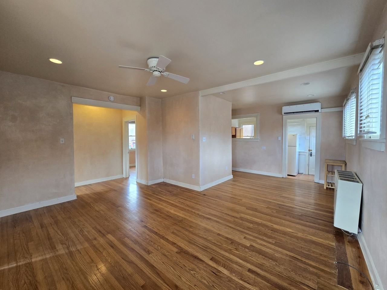 301 Staab St - Photo 2 of 23