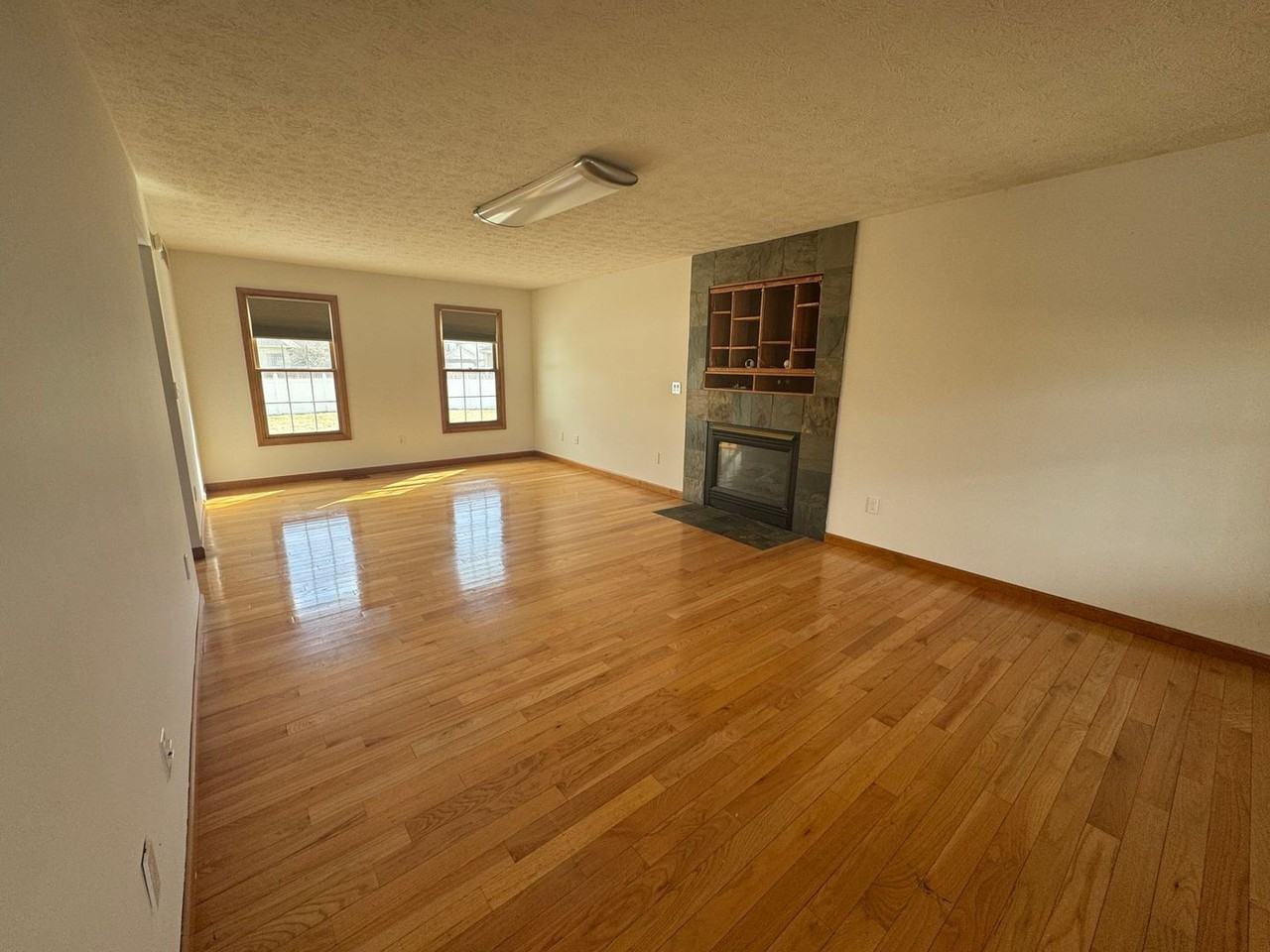 2047 Parkside Dr - Photo 3 of 43