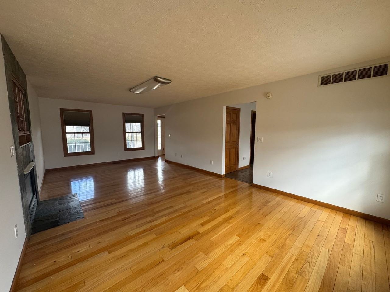 2047 Parkside Dr - Photo 5 of 43