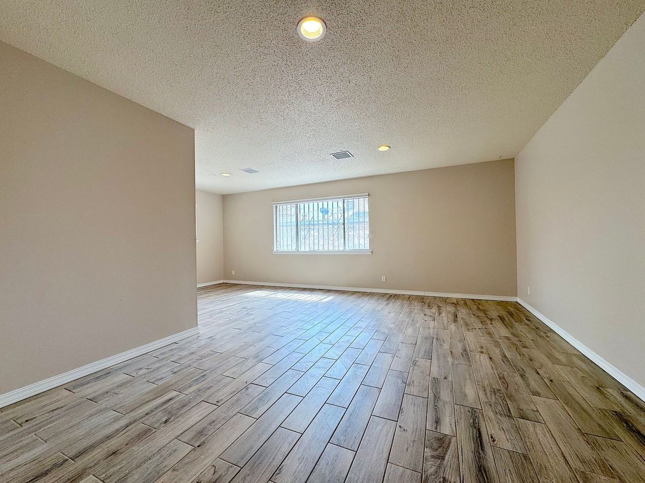 1278 Sunburst Dr - Photo 2 of 29