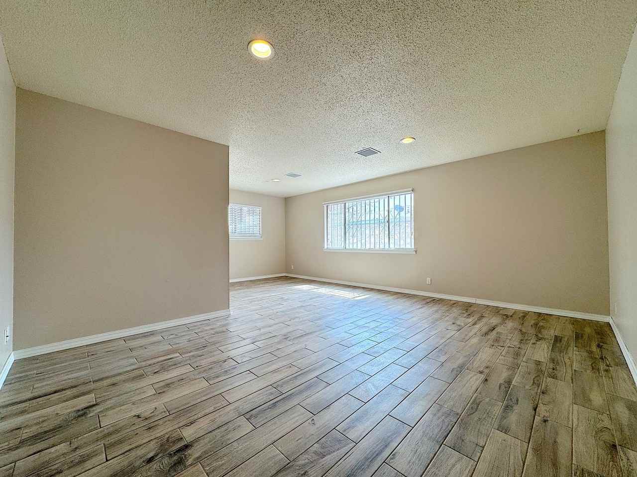 1278 Sunburst Dr - Photo 3 of 29