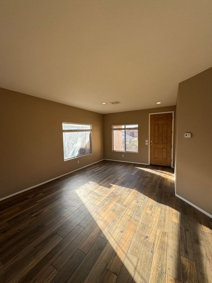 9450 W Quail Ave - Photo 4 of 32