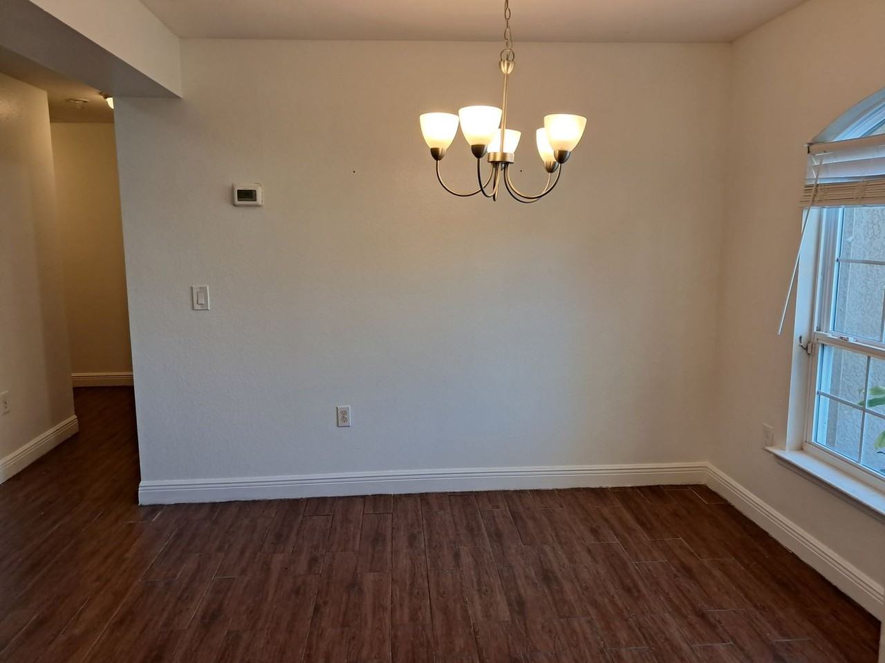 4910 Bywood St - Photo 5 of 26