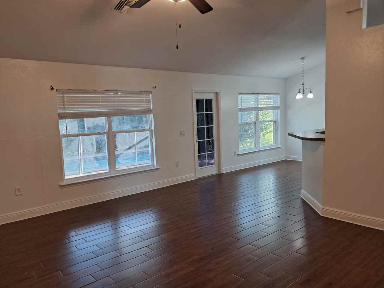 4910 Bywood St - Photo 6 of 26