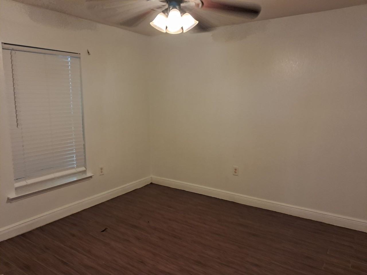 4910 Bywood St - Photo 7 of 26