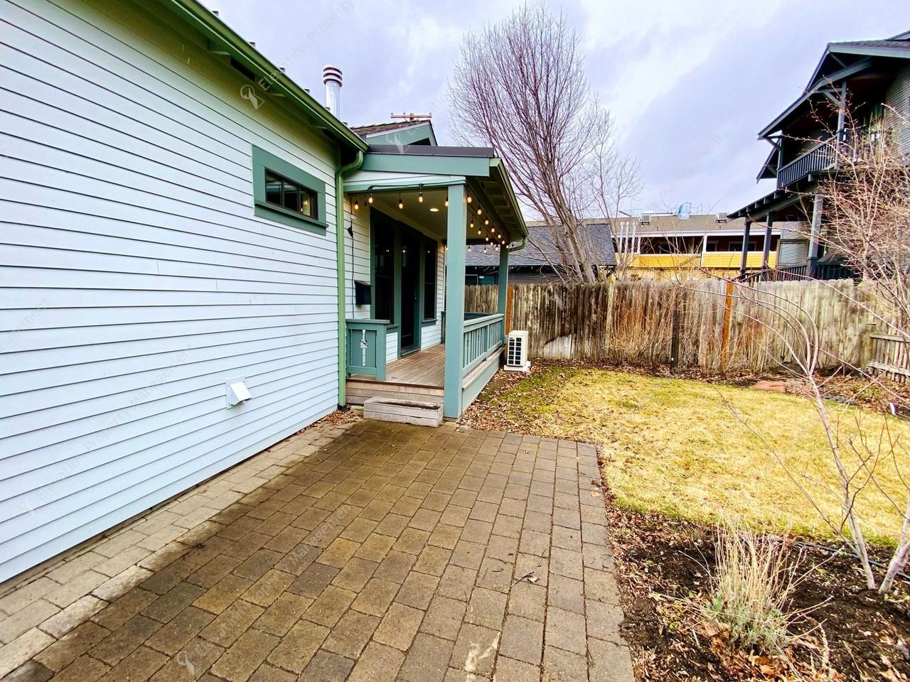 825 Nw Delaware Ave - Photo 2 of 20